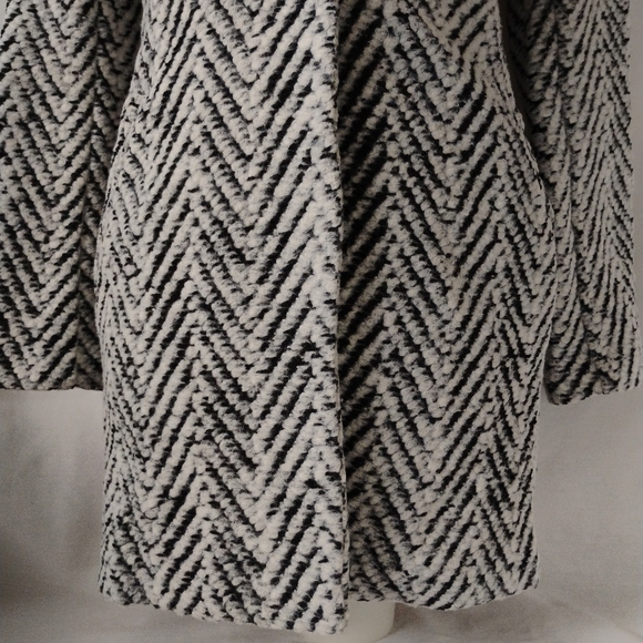 Dynamite Coat Jacket Women's Faux Wool Herring Bone Pattern Black and White - Picture 7 of 16